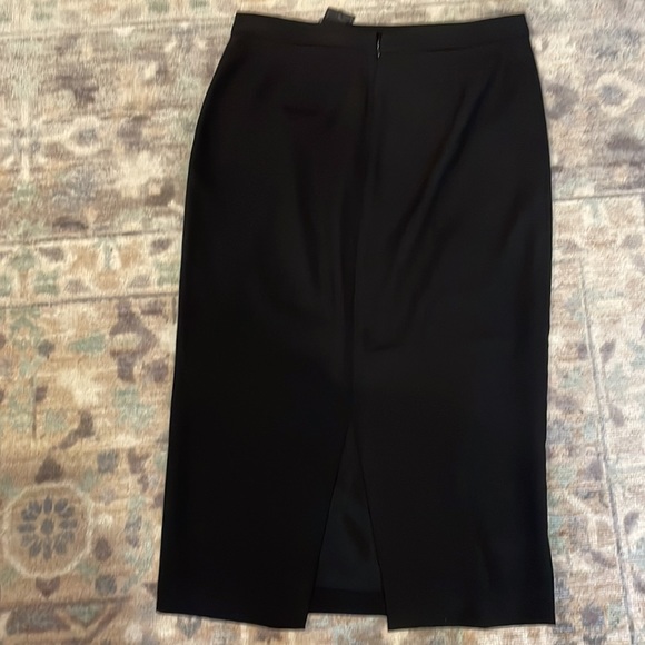 Bcbg Max Azria midi skirt. - Picture 3 of 5